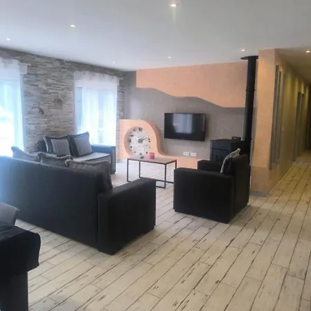 Avec Piscine 17 Couchages