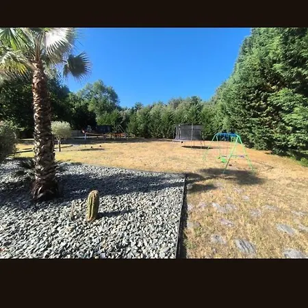 Avec Piscine 17 Couchages